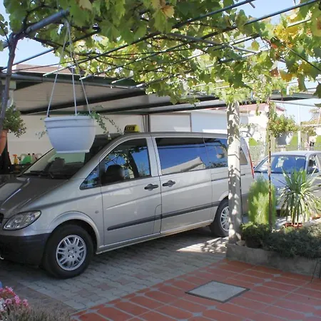 With A Parking Space Vinez, Labin - 7266 アパート ラビン