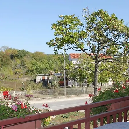 With A Parking Space Vinez, Labin - 7266 Apartman